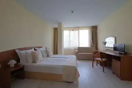 Perla Plaza - 51