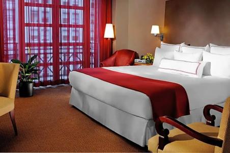 Giraffe by Library Hotel Collection - 70