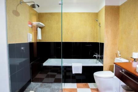 Royal Crown & Spa - 104