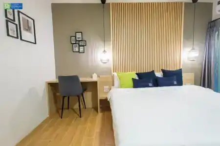 Zayn Express & Suites - 0