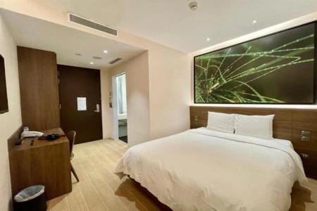 Lion Peak Raffles - Staycation Approved - 4
