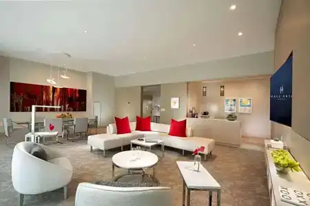Hall Arts, Dallas, Curio Collection By Hilton - 103