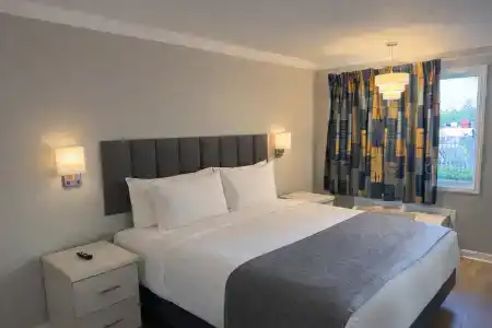 SureStay Plus by Best Western Orlando International Drive - 35