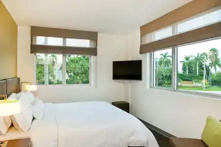 Element Miami Doral - 34