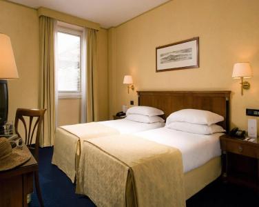 Ramada by Wyndham Naples - 1