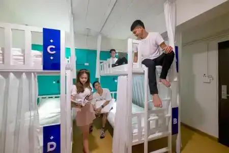 Bed Friends Poshtel - 20