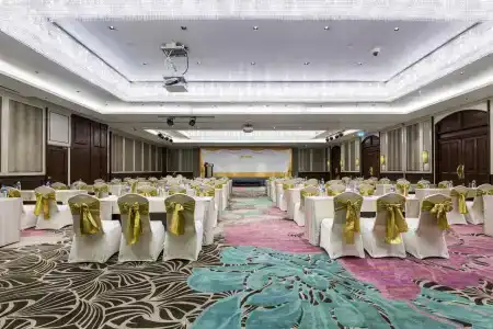 Chatrium Royal Lake Yangon - 19