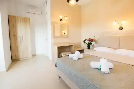 Mastorakis and Studios - 138