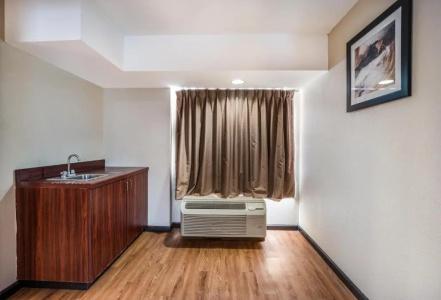 Quality Inn & Suites Fort Gordon - 46