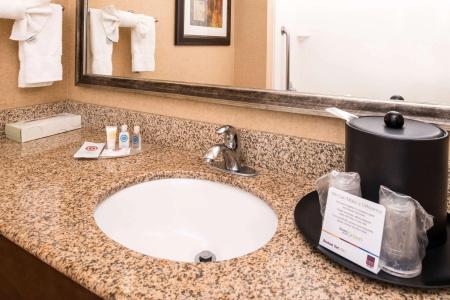 Comfort Suites Airport Convention Center - 9