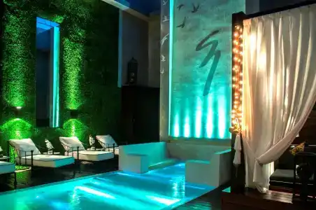 1828 Smart Boutique - 15