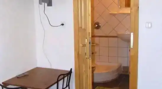 Hungaria Guesthouse - 6