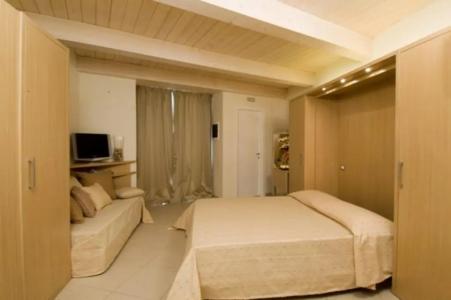 Continental & Residence - 60