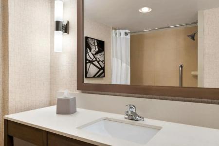 Holiday Inn Express Vancouver-Metrotown (Burnaby) - 32