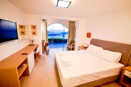 Kratiras View Luxury Suites - 57