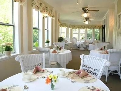 Albemarle Inn - - 16