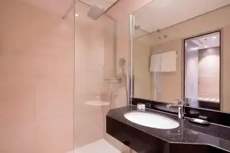 Sheraton Duesseldorf Airport - 26