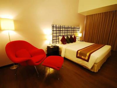 The Embassy Sathorn - 4