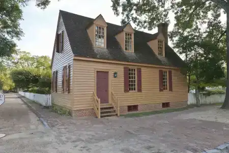 Colonial Houses - A Colonial - 44