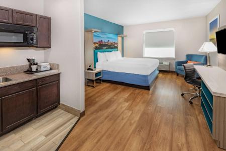 Days Inn & Suites By Wyndham San Antonio Near At&t Center - 6