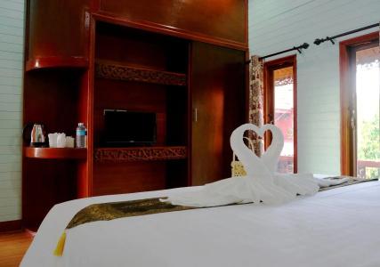 Ruen Tai Boutique - 4