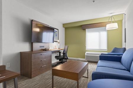 Holiday Inn Express and Suites, an IHG - 34