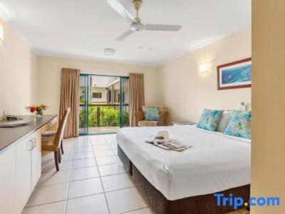 Bay Village Tropical Retreat & - 39