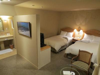 Poppy Springs Resort & Spa - 5