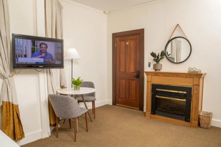 Washington Square Inn - 116