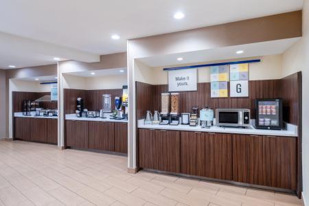 Fairfield Inn West - 29