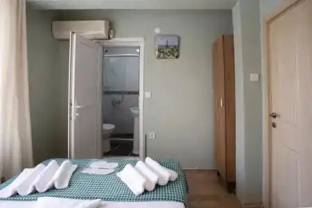 Sofia Corner - 26