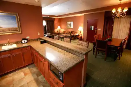 Embassy Suites - 39