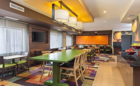 Fairfield Inn & Suites - 7