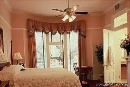 The Queen Anne - 18