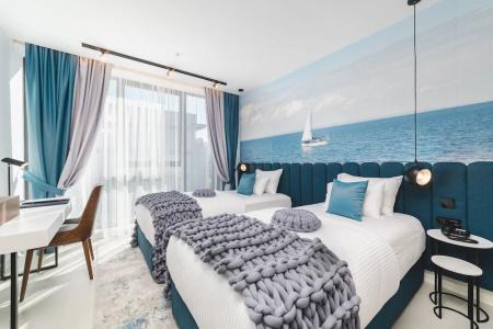 Aurel Coast - 44