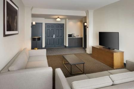 DoubleTree Suites by Hilton - 81