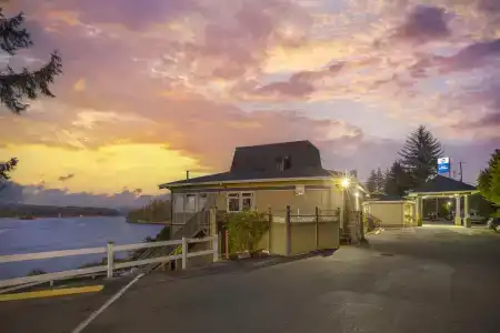 Best Western Pier Point Inn - 26