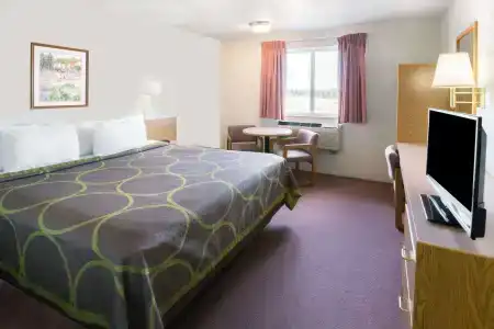 Super 8 by Wyndham - 3