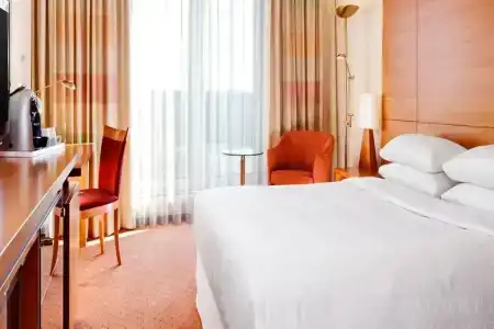 Sheraton Duesseldorf Airport - 3