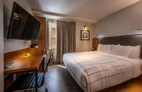 La Quinta by Wyndham Time Square South - 17