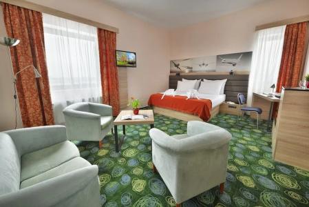 Ramada Airport Prague - 30