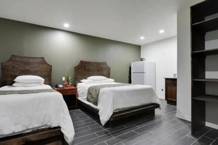 Romantic Inn & Suites - 18