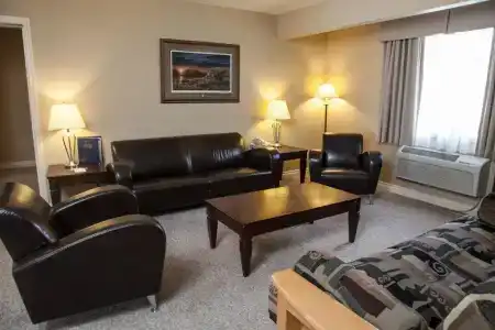 Days Inn & Suites by Wyndham - 32