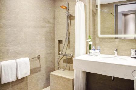 DoubleTree by Hilton Jakarta - Diponegoro - 35