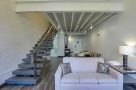 Studio 154 Luxury - 113