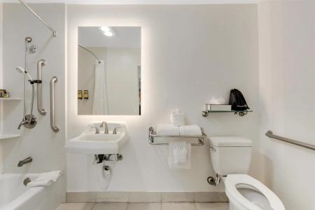 Best Western Plus La Mid-Town - 10