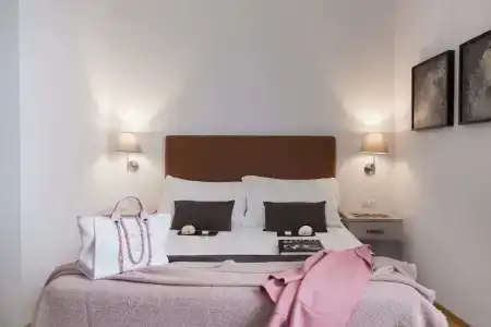 Giuturna Boutique - 33