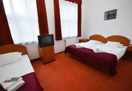 Broadway City Guesthouse - 14