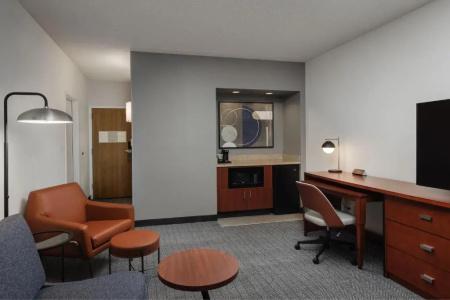 Courtyard by Marriott Denver Central Park - 57