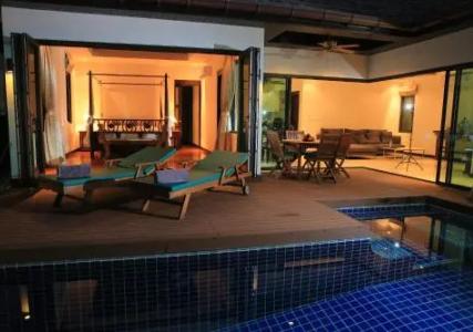 Naiharn Beach Villa - 12
